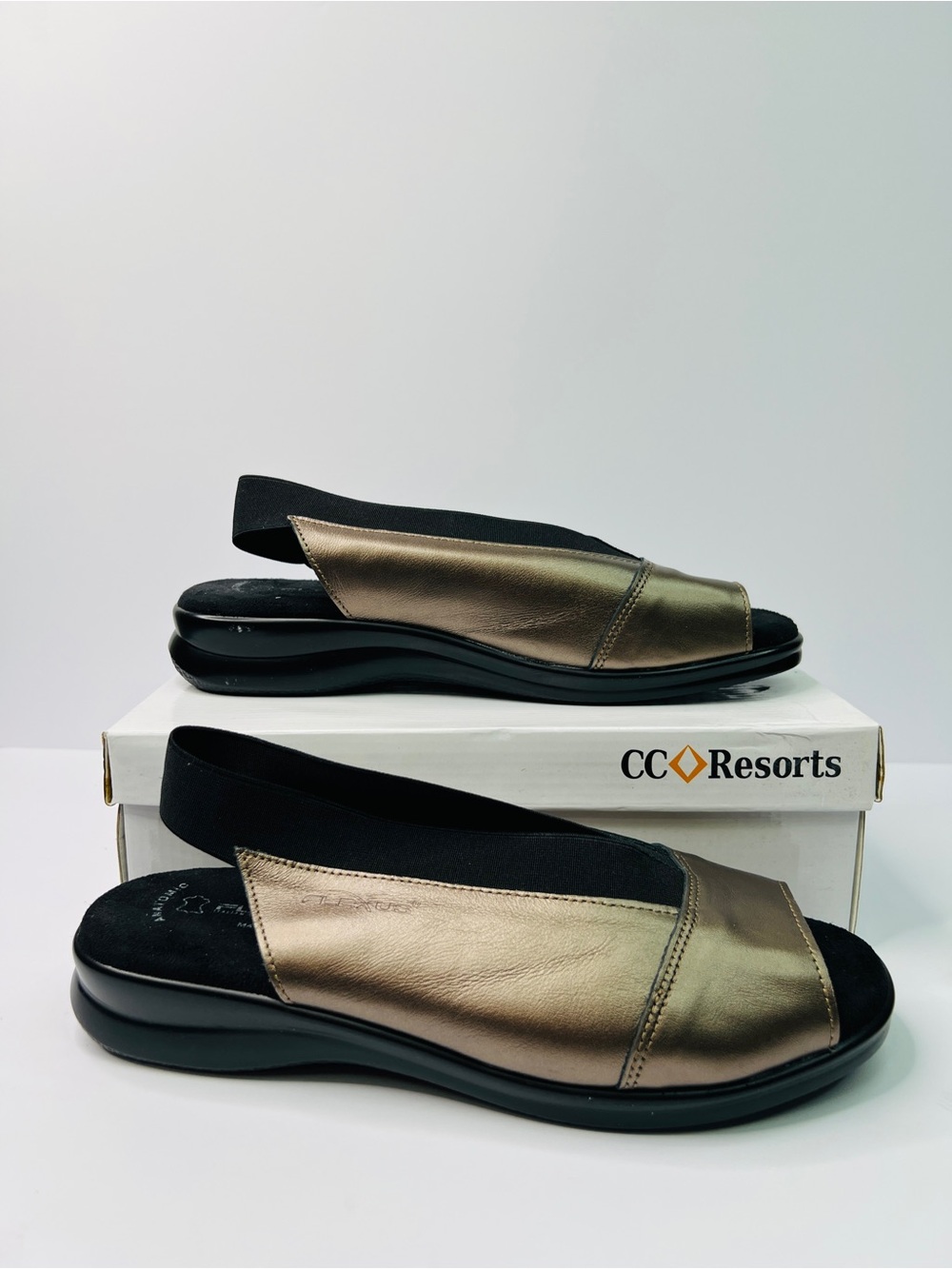 Flexus By Spring Step Italian Comfort Anatomic Golden & Black Slip On Sandal